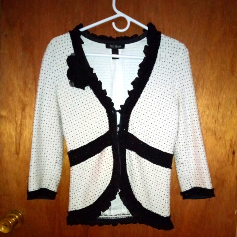 White House Black Market 3/4 Sleeve Cardigan Rose on Shoulder Ruffles Size Small